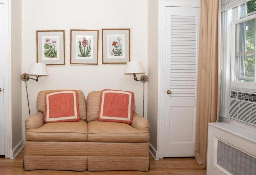 Отель Three Village Inn