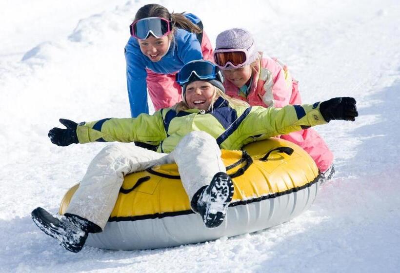 فندق Tivoli Lodge