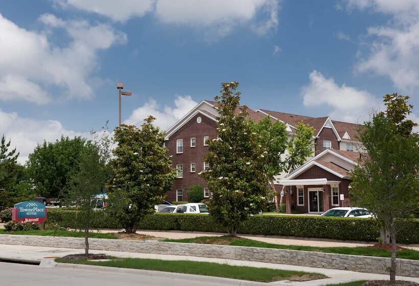 Отель Towneplace Suites Dallas Arlington North