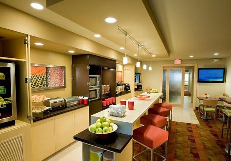 Отель Towneplace Suites Dulles Airport