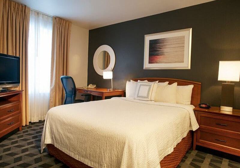 Отель Towneplace Suites Dulles Airport