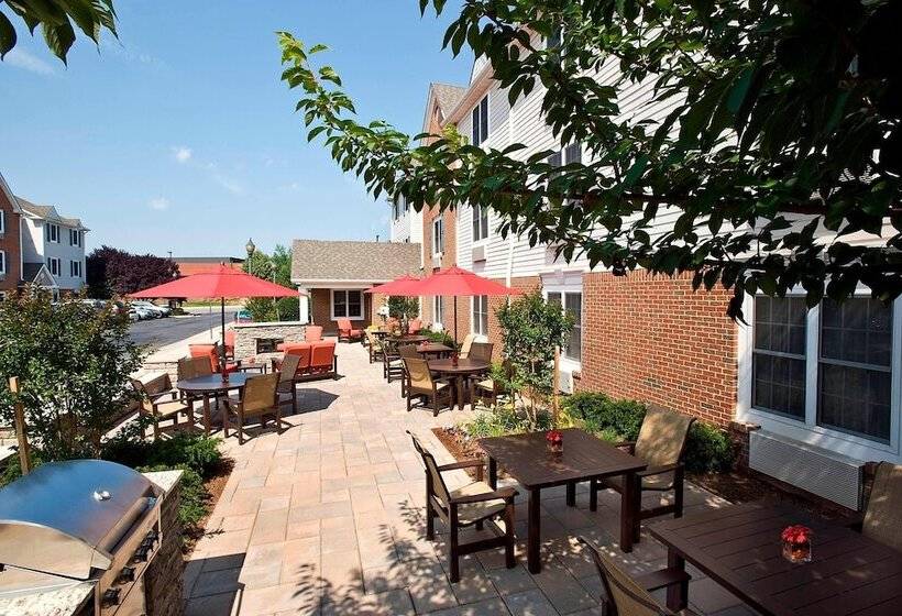 Отель Towneplace Suites Dulles Airport