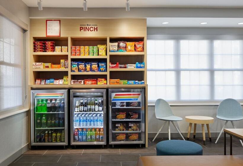 Отель Towneplace Suites Dulles Airport