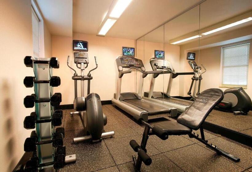 Отель Towneplace Suites Dulles Airport