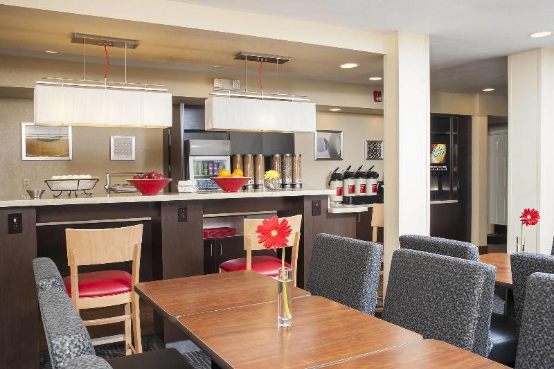 בית מלון כפרי Towneplace Suites Indianapolis Park 100