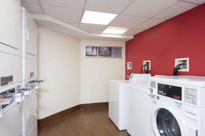 בית מלון כפרי Towneplace Suites Indianapolis Park 100