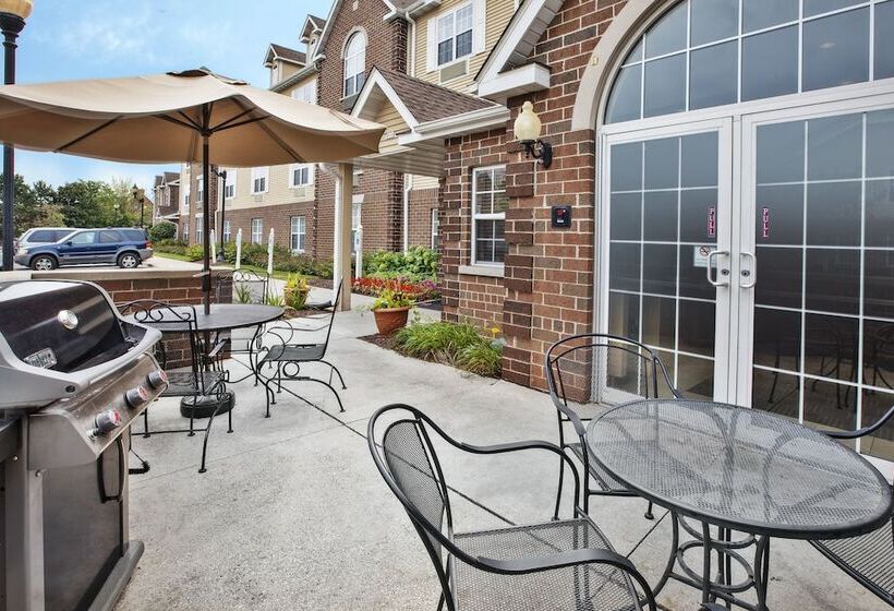 فندق Towneplace Suites By Marriott Brookfield