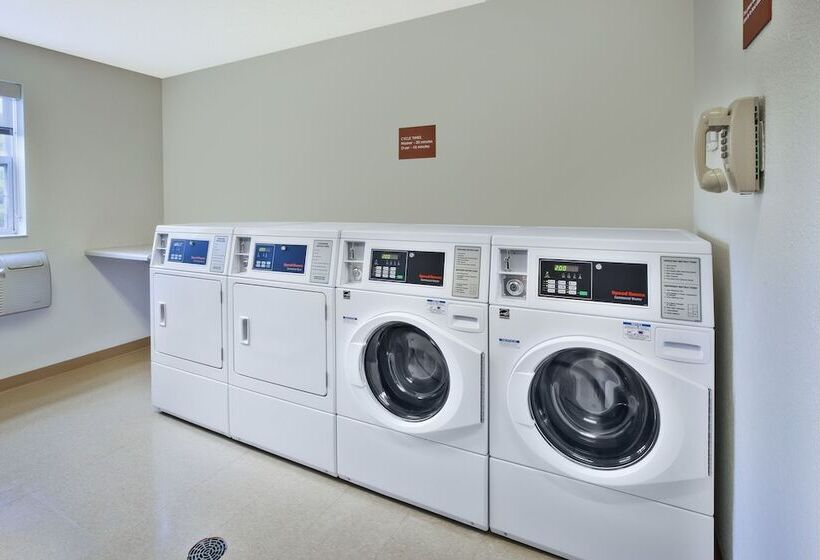 فندق Towneplace Suites By Marriott Brookfield