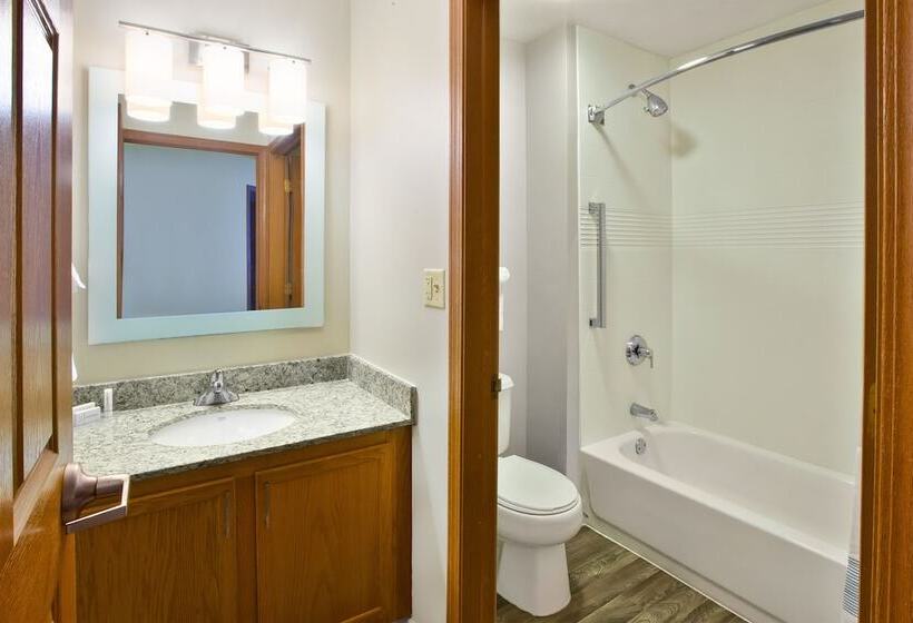 فندق Towneplace Suites By Marriott Brookfield