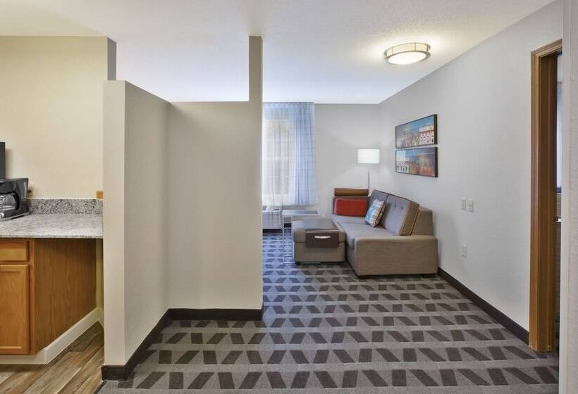 فندق Towneplace Suites By Marriott Brookfield