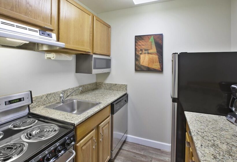 فندق Towneplace Suites By Marriott Brookfield