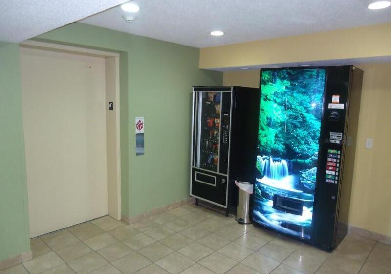 Townhouse Extended Stay Hotel Downtown