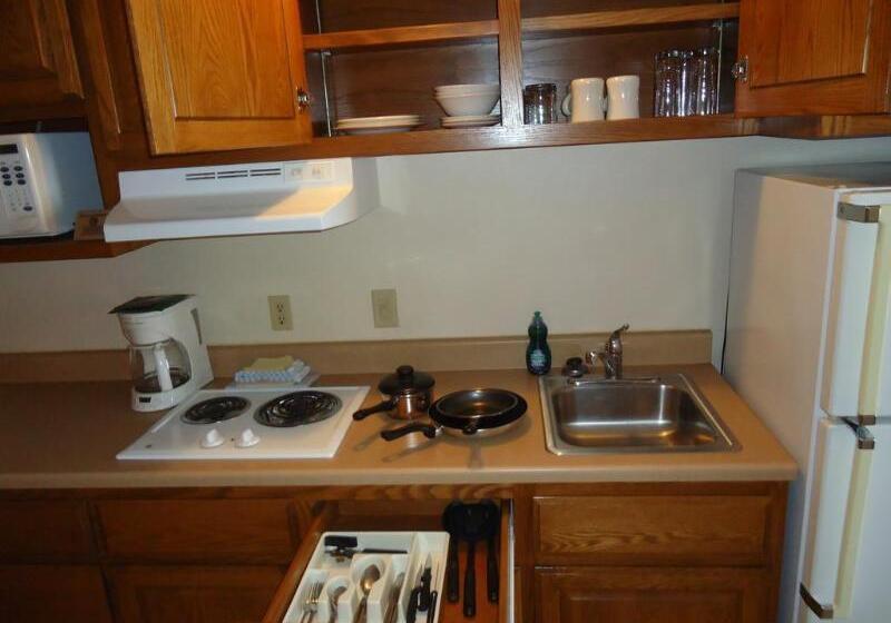 Townhouse Extended Stay Hotel Downtown