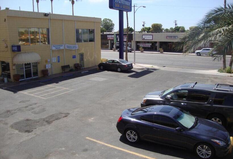 호텔 Townhouse Inn And Suites