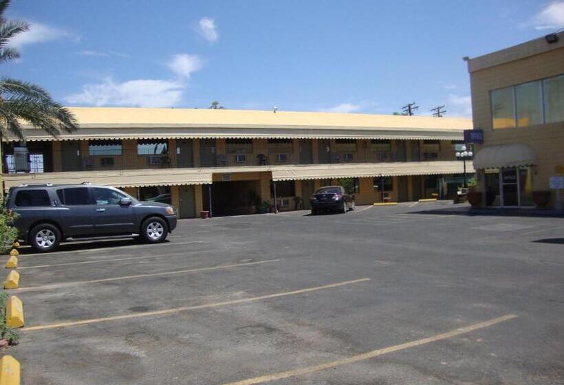 호텔 Townhouse Inn And Suites