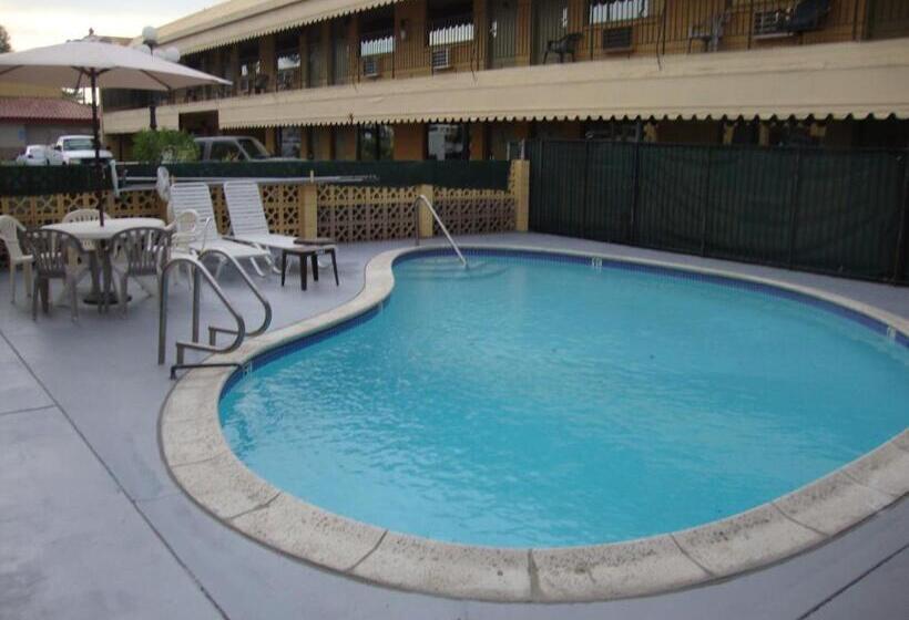 호텔 Townhouse Inn And Suites