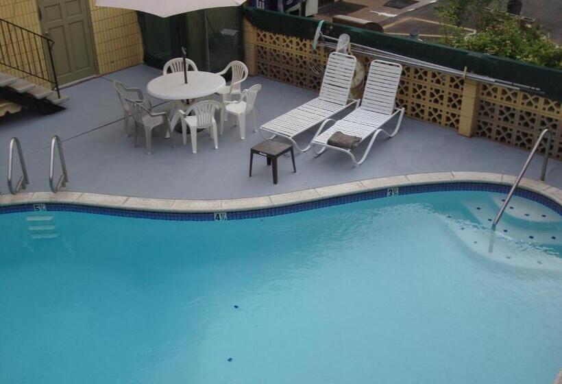 호텔 Townhouse Inn And Suites