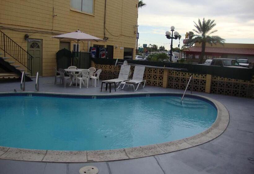 호텔 Townhouse Inn And Suites