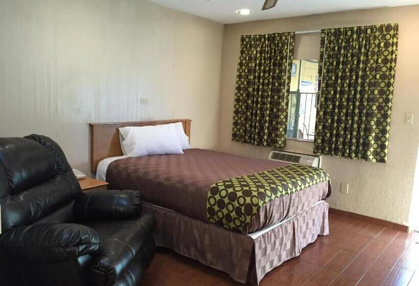 호텔 Townhouse Inn And Suites