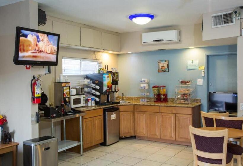 호텔 Townhouse Inn And Suites