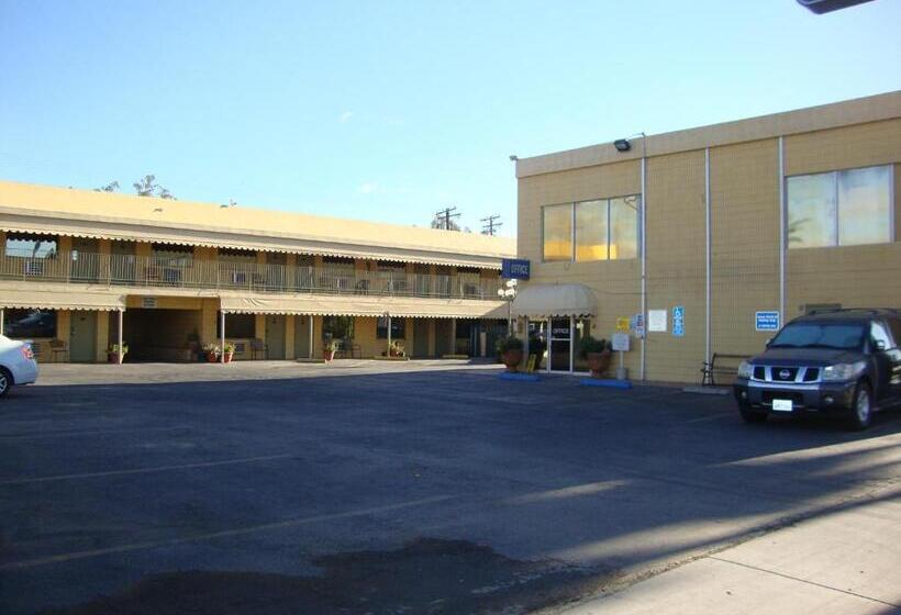 호텔 Townhouse Inn And Suites