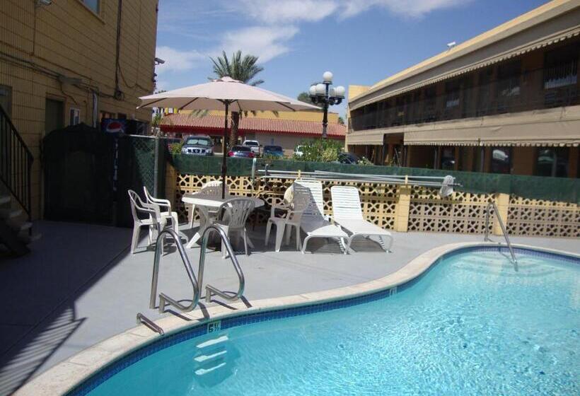 호텔 Townhouse Inn And Suites