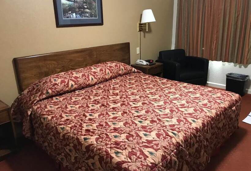 فندق Travelers Inn