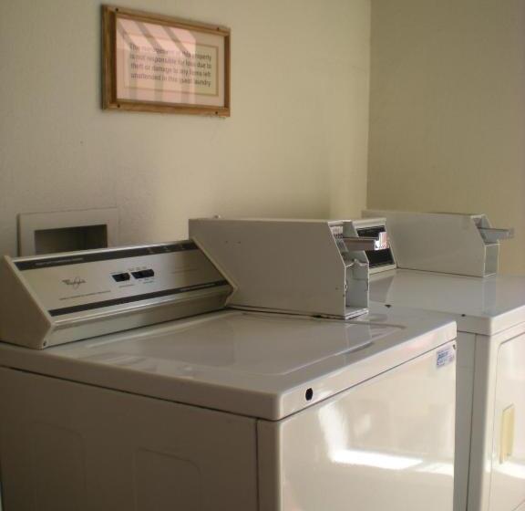 ホテル Travelers Inn Phoenix