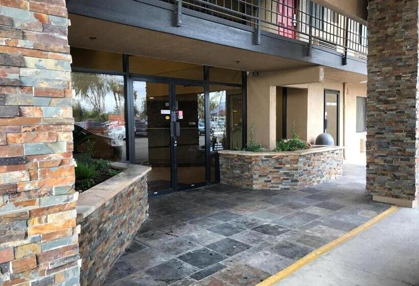 ホテル Travelers Inn Phoenix