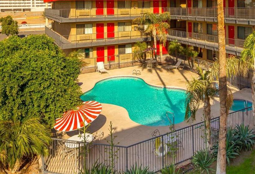 ホテル Travelers Inn Phoenix