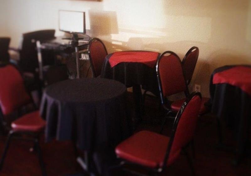 ホテル Travelers Inn Phoenix