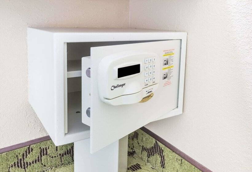 酒店 Travelodge By Wyndham Bloomington