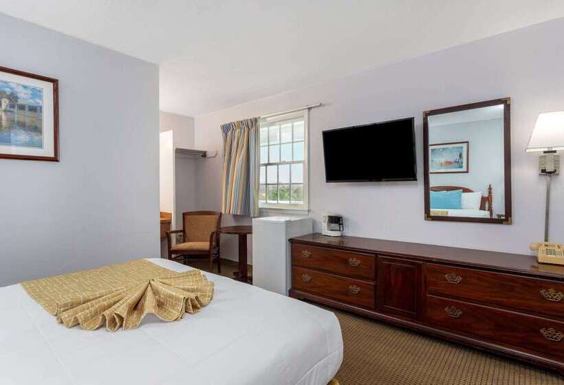 فندق Travelodge By Wyndham Cape Cod Area