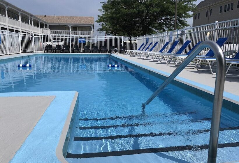 فندق Travelodge By Wyndham Cape Cod Area