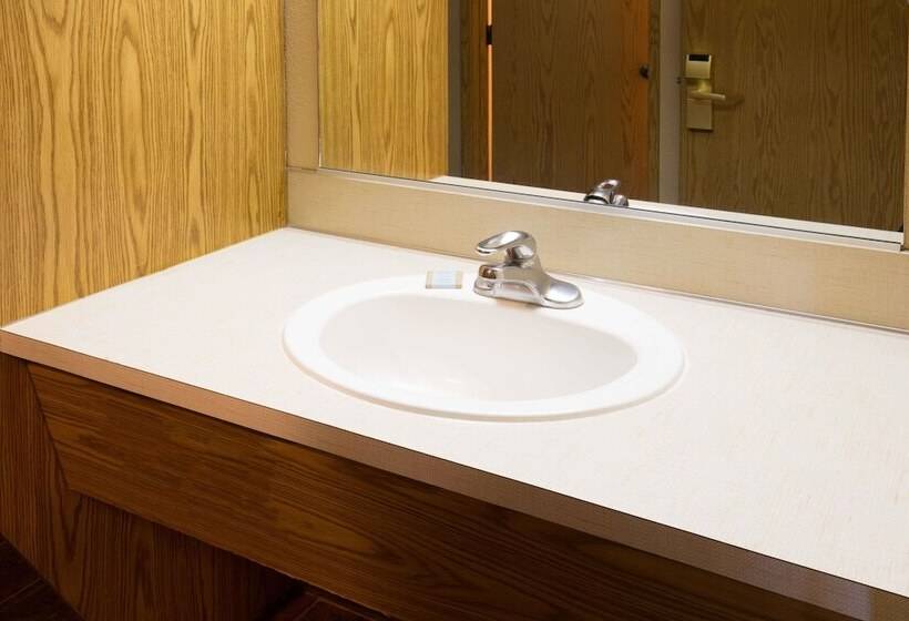 فندق Travelodge By Wyndham East Portland/gresham