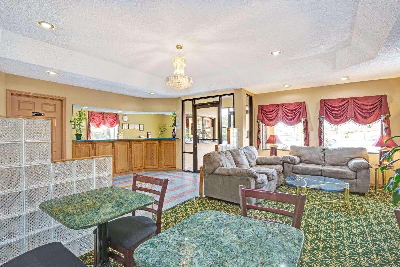 בית מלון כפרי Travelodge By Wyndham Forest Park Atlanta South