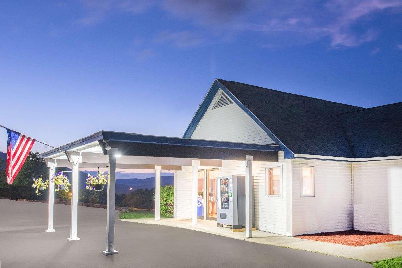 فندق Travelodge By Wyndham Lake George Ny