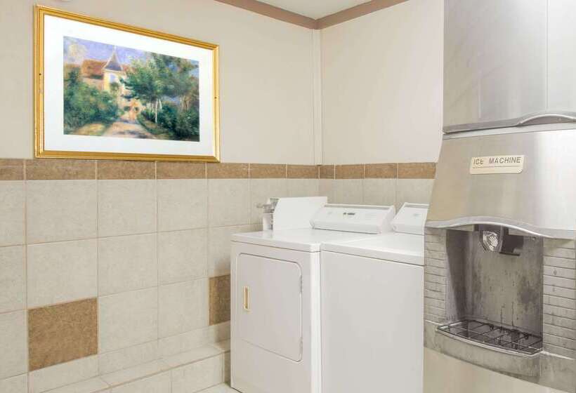 فندق Travelodge By Wyndham Mansfield