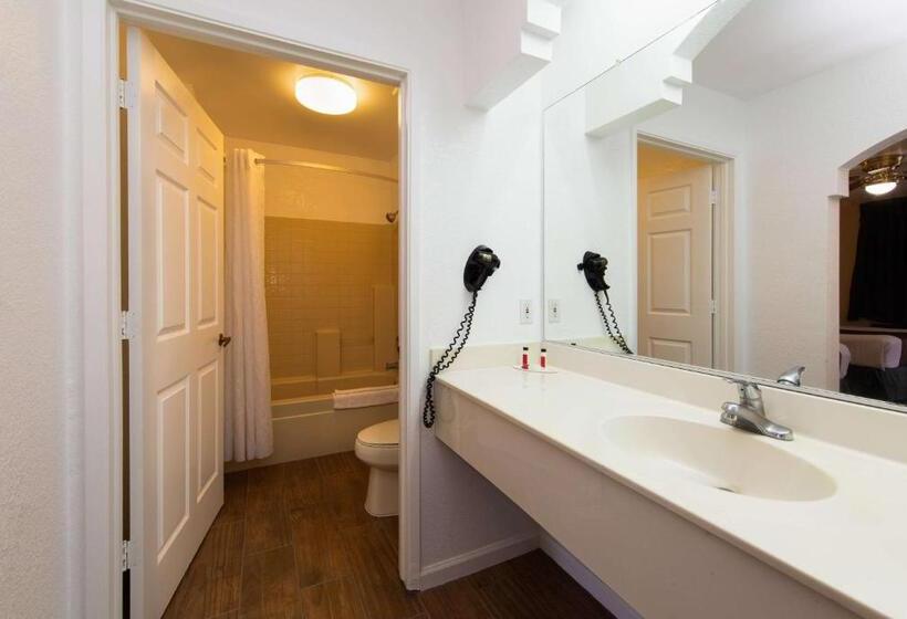 فندق Travelodge By Wyndham Merced Yosemite