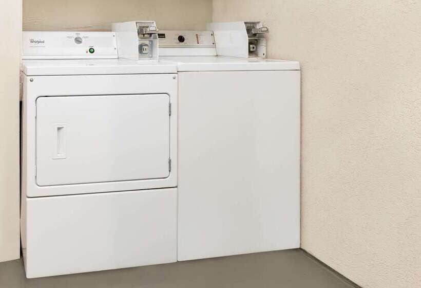 בית מלון כפרי Travelodge Inn & Suites By Wyndham Norman