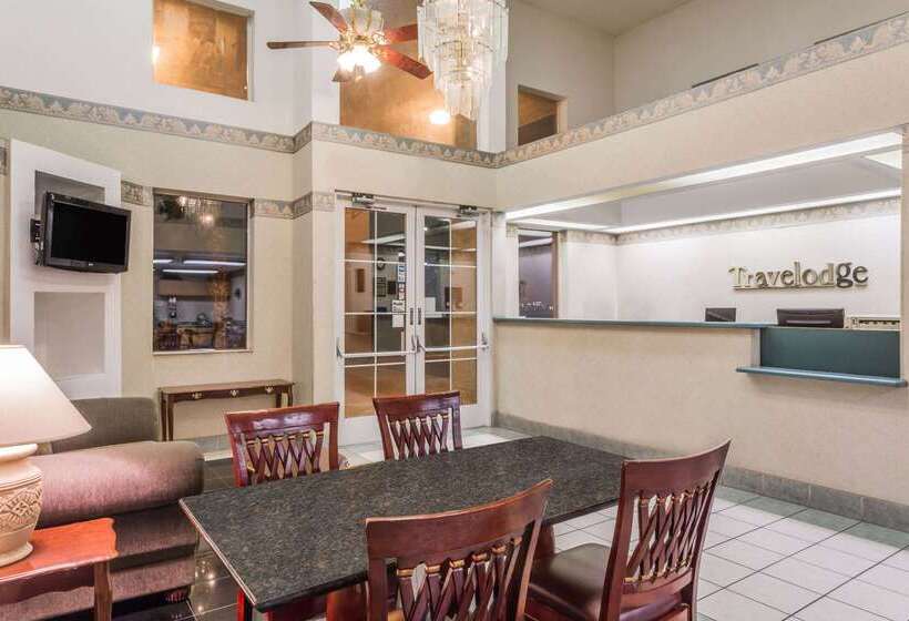 هتل Days Inn By Wyndham Phoenix West