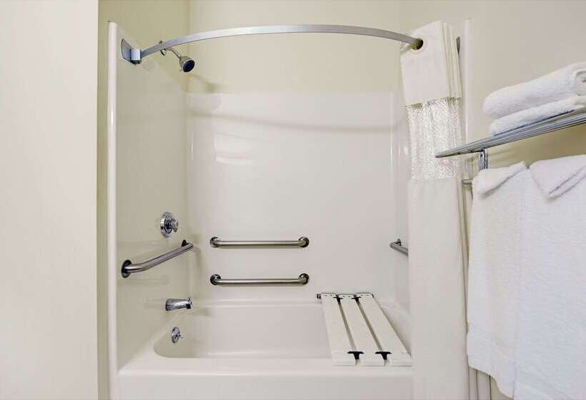 בית מלון כפרי Travelodge By Wyndham St. Louis