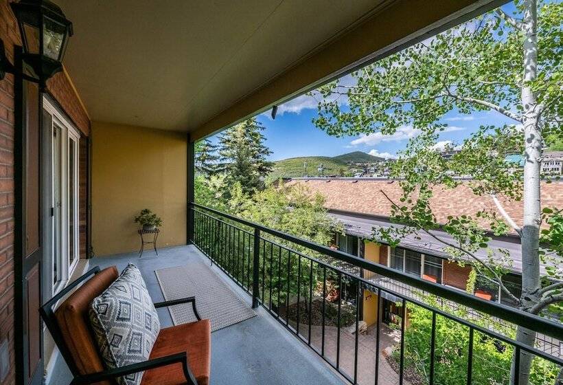 ホテル Treasure Mountain Inn