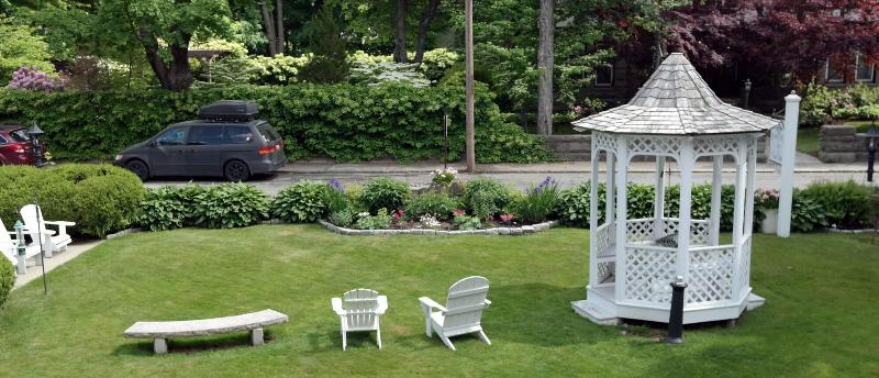 Moseley Cottage Inn And The Town Motel