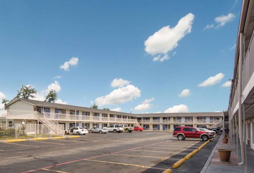 Motel 6fort Worth, Tx  Seminary