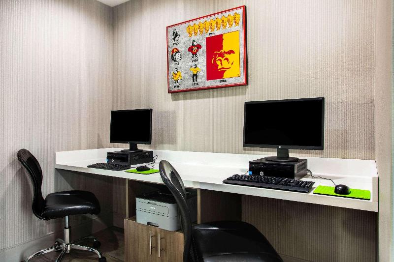 فندق على الطريق La Quinta By Wyndham Pittsburg