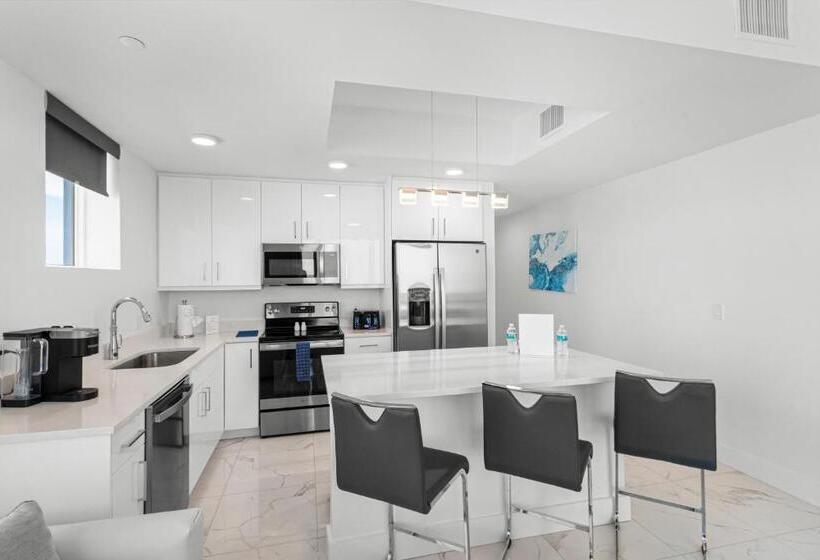 מוטל Ocean Club Treasure Island