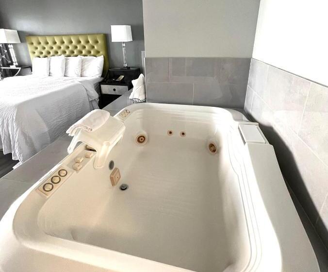 فندق على الطريق Tides Inn & Suites