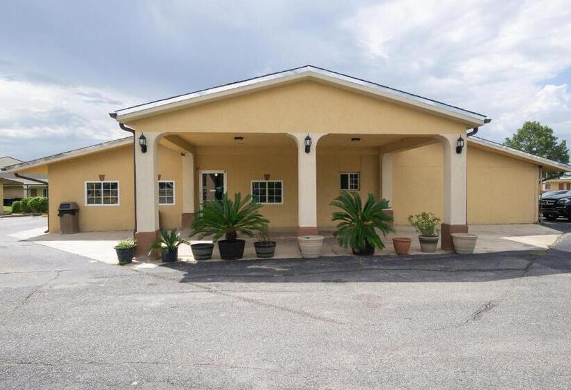 モーテル Woodridge Inn And Suites