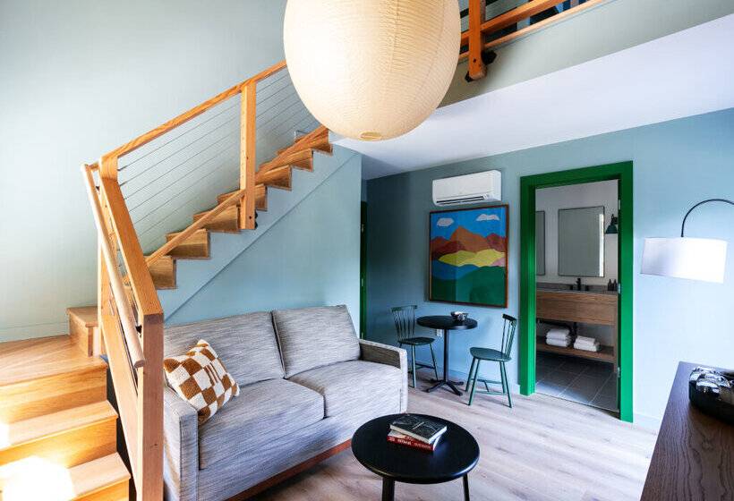 استراحتگاه Outbound Stowe